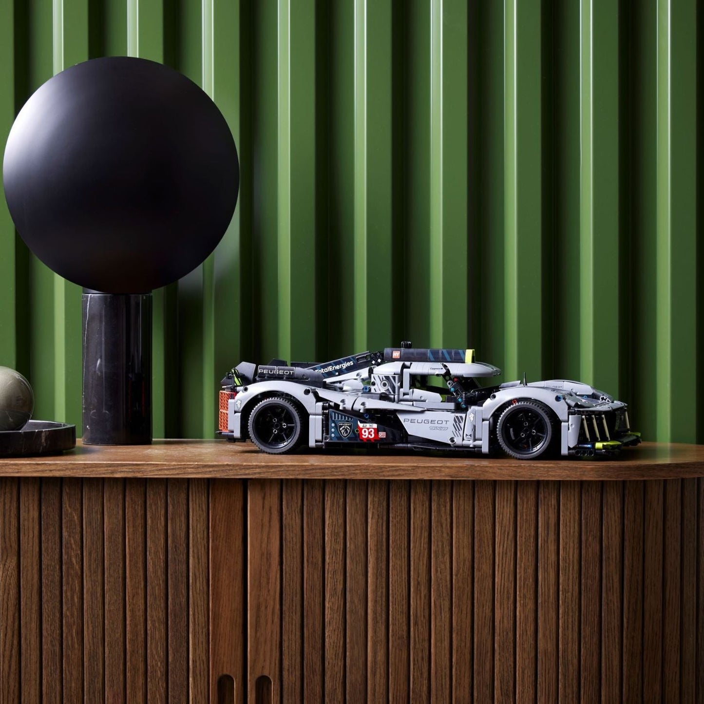 LEGO® Technic™ PEUGEOT 9X8 24H Le Mans Hybrid Hypercar