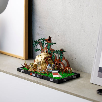 LEGO® Star Wars™ Dagobah™ Jedi™ Training Diorama