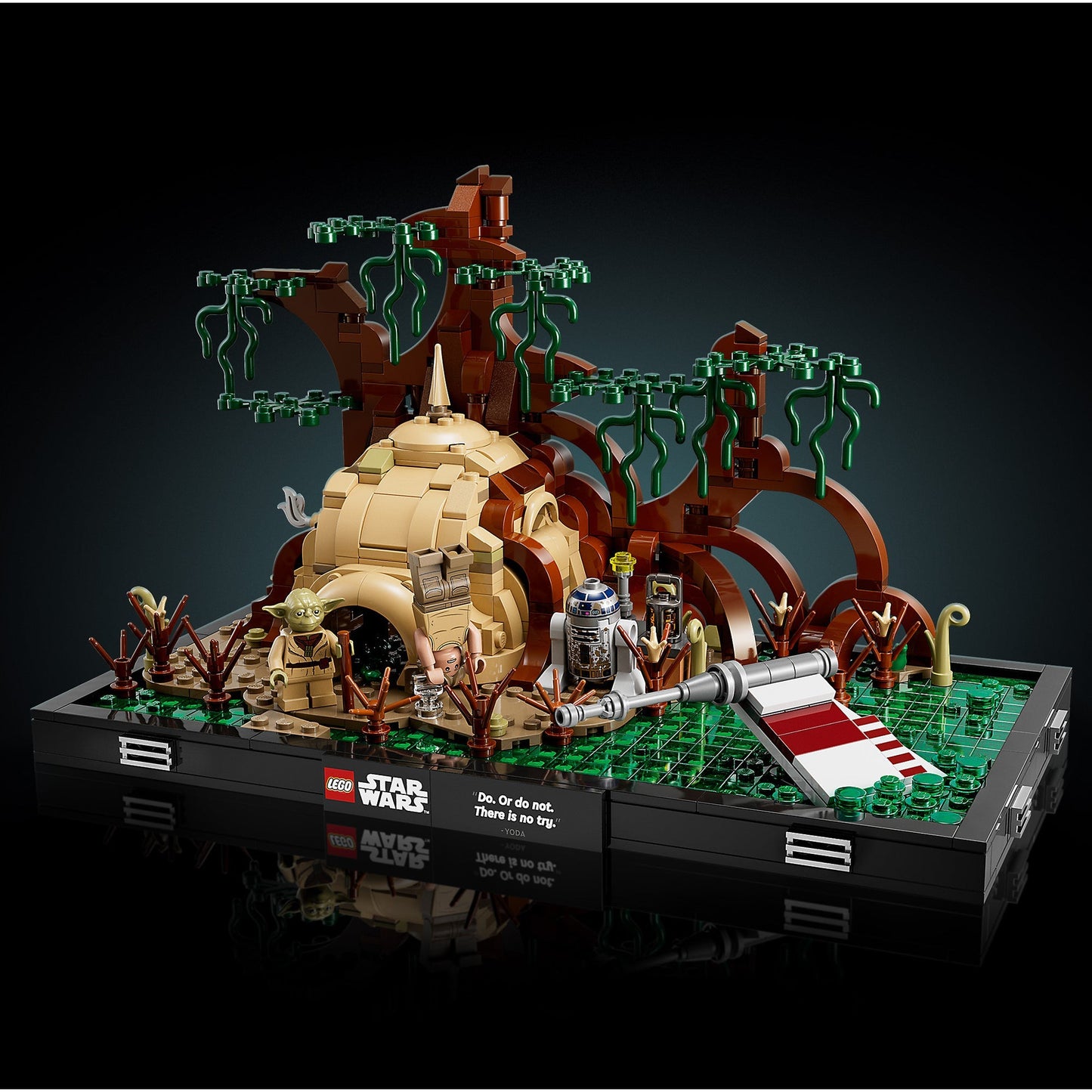 LEGO® Star Wars™ Dagobah™ Jedi™ Training Diorama