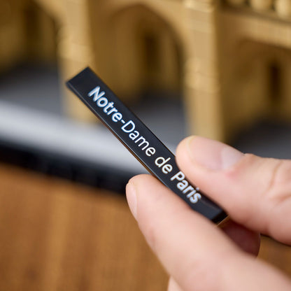 21061 Notre-Dame de Paris