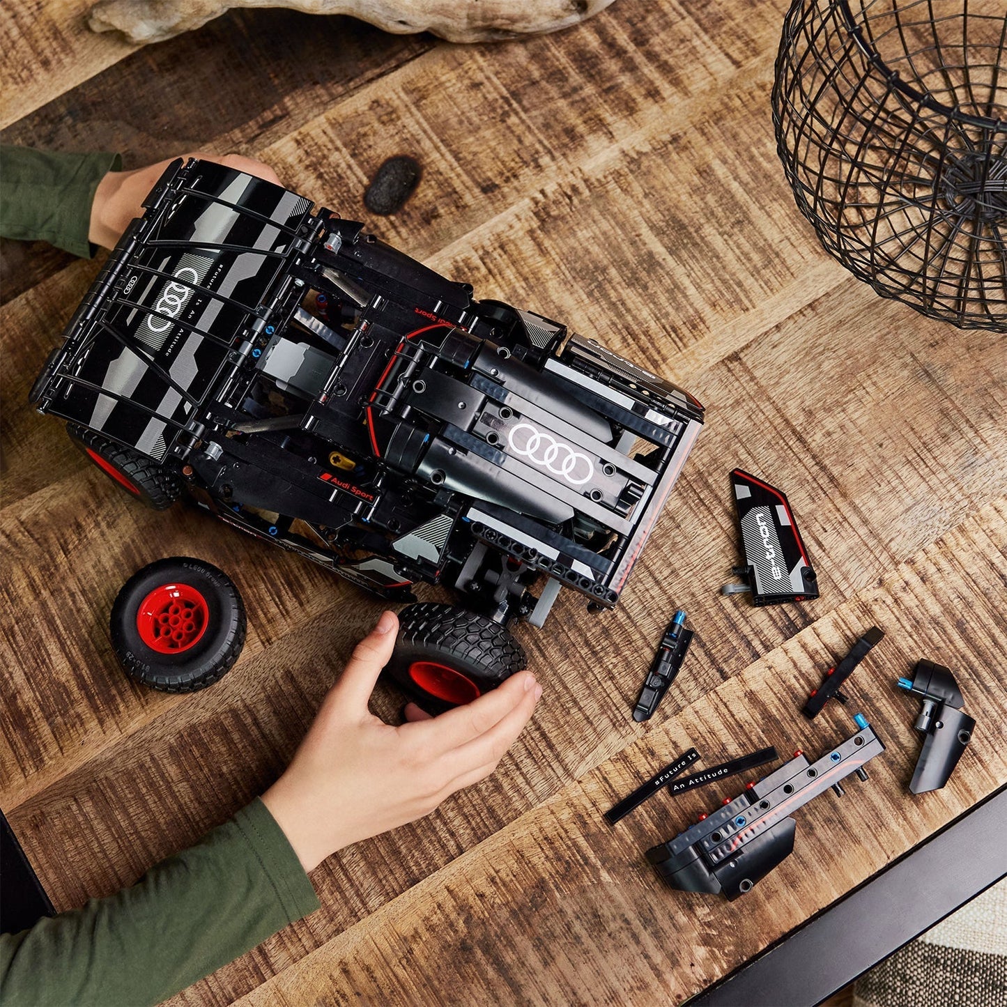 LEGO® TECHNIC™ Audi RS Q e-tron