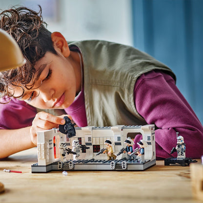 LEGO® Star Wars™ Boarding the Tantive IV™