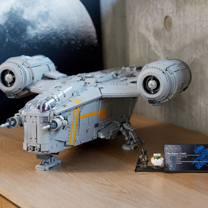 LEGO® Star Wars™  Ultimate Collector Series - The Razor Crest™