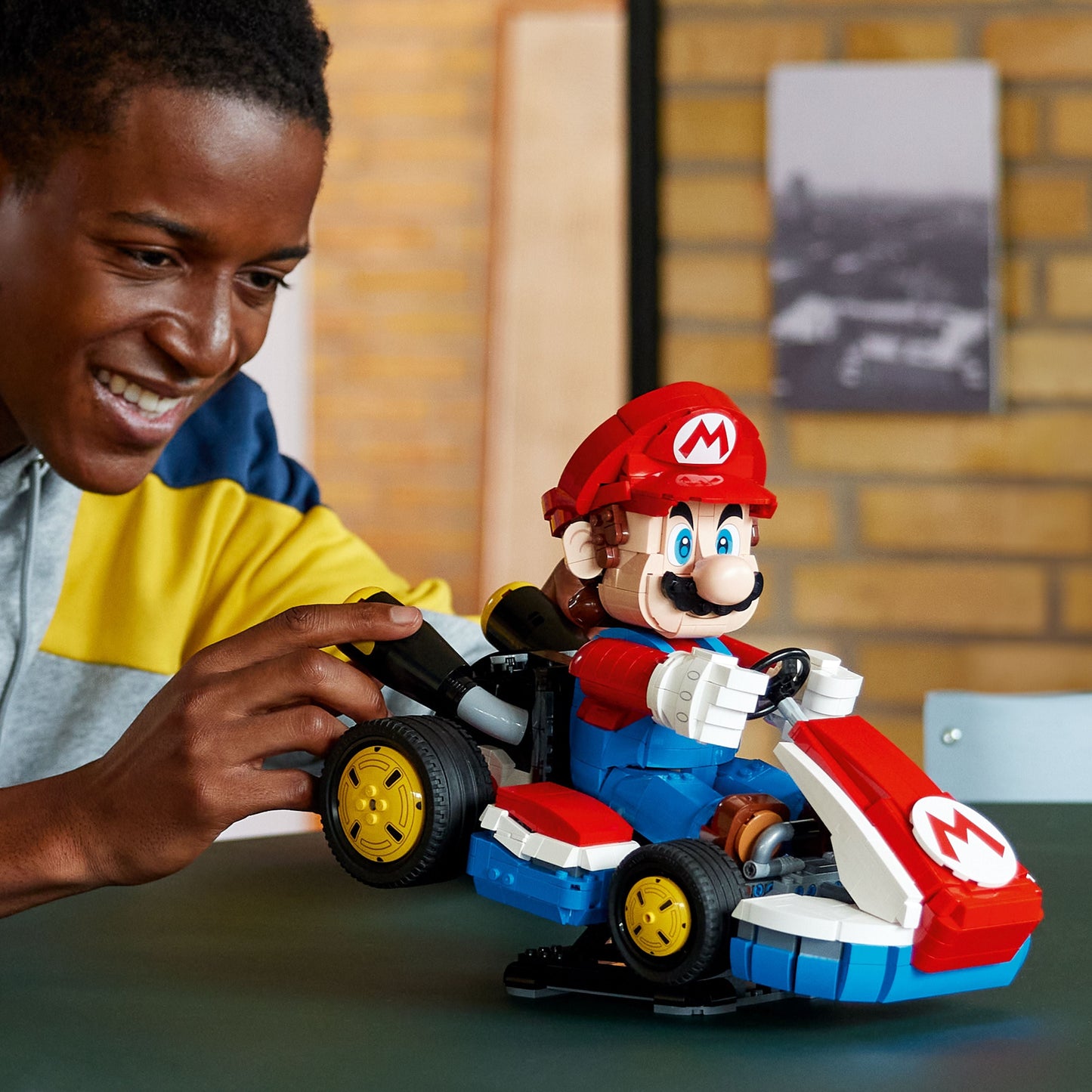 72037 Mario Kart - Mario and Standard Kart