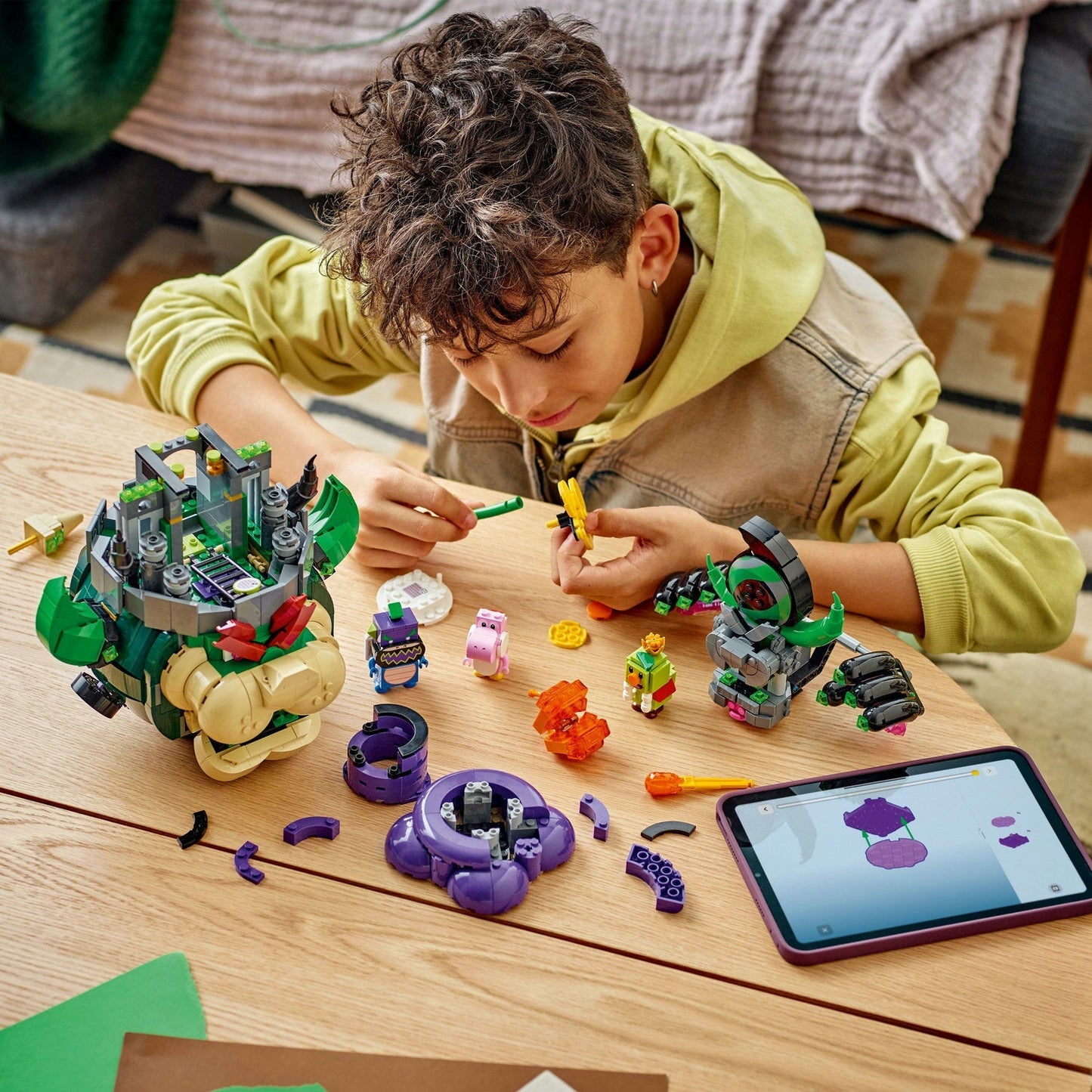 LEGO® Super Mario™ Prince Florian & Castle Bowser