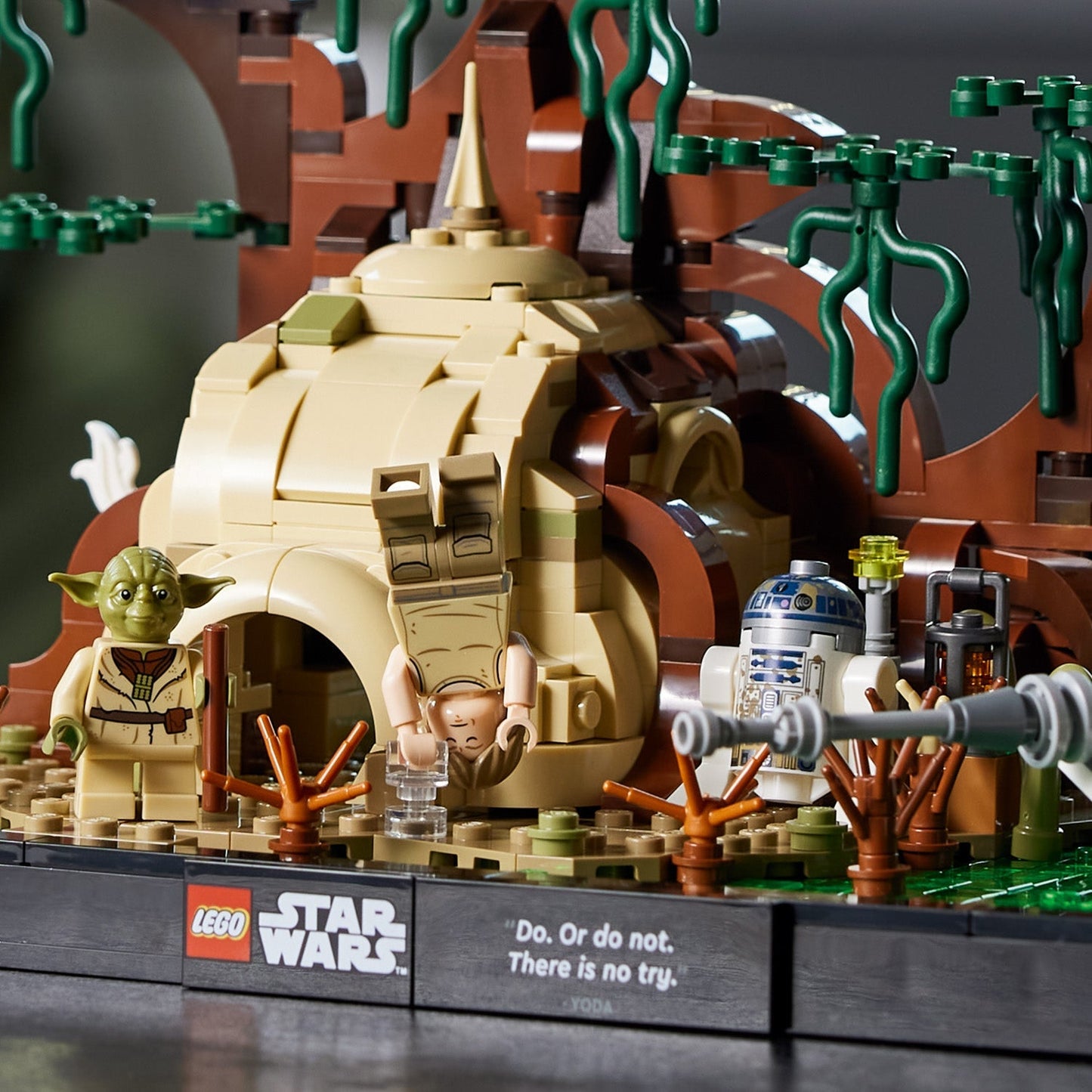 LEGO® Star Wars™ Dagobah™ Jedi™ Training Diorama