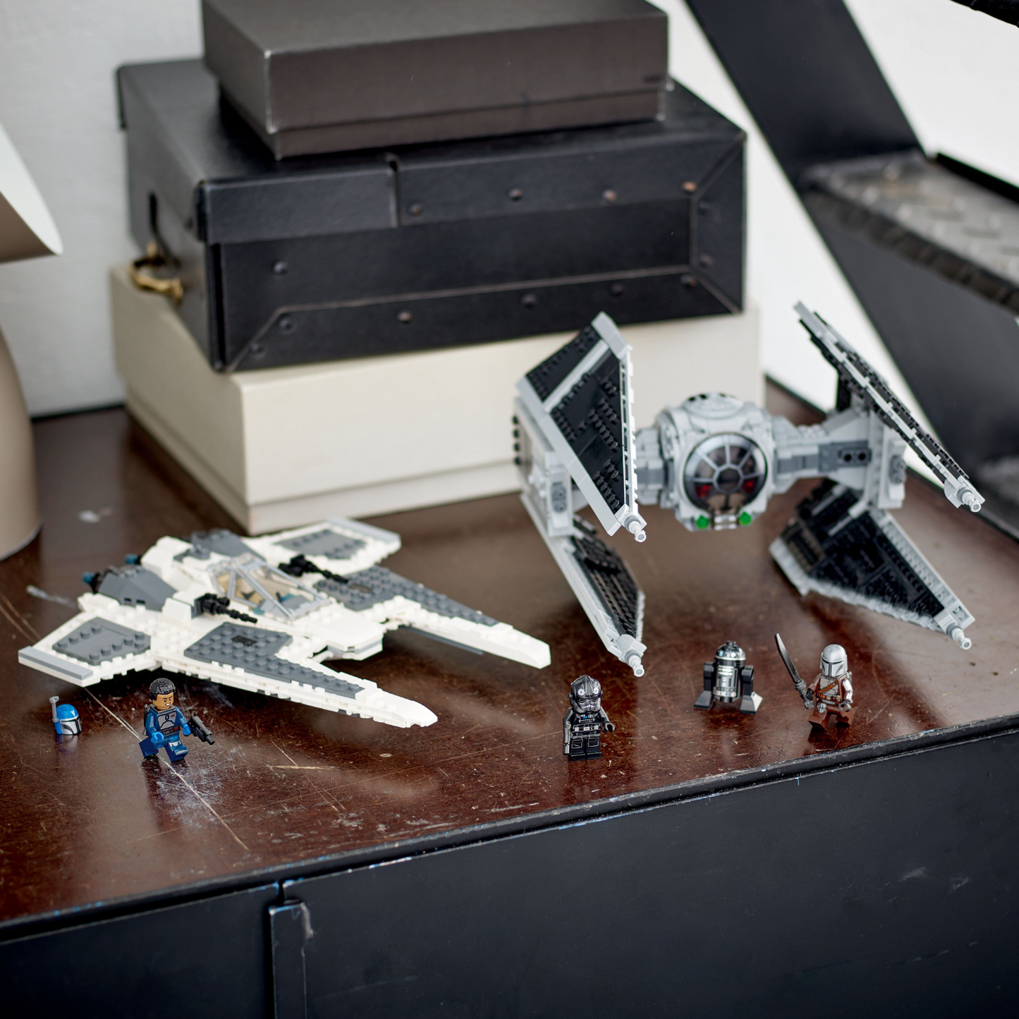 LEGO® Star Wars™ Mandalorian Fang Fighter vs. TIE Interceptor™