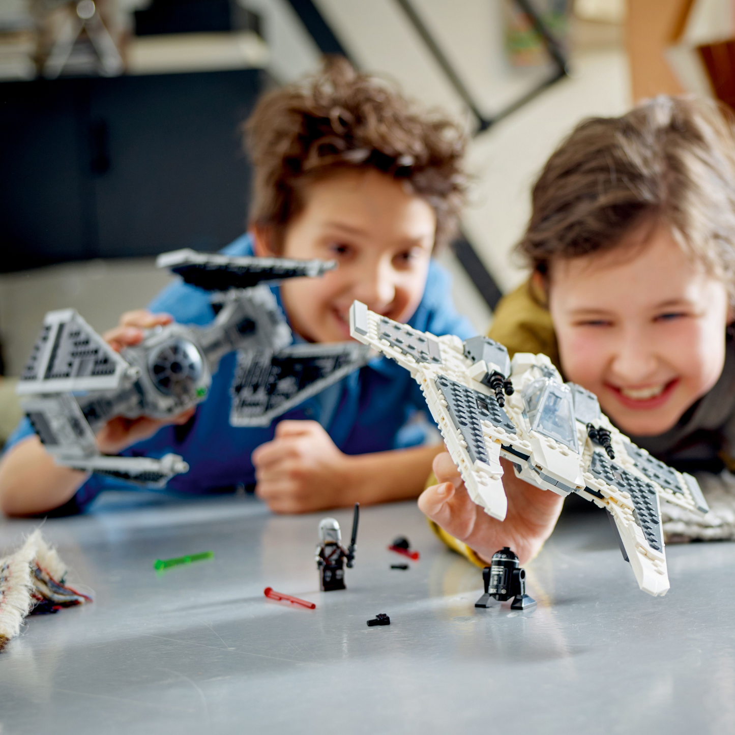 LEGO® Star Wars™ Mandalorian Fang Fighter vs. TIE Interceptor™