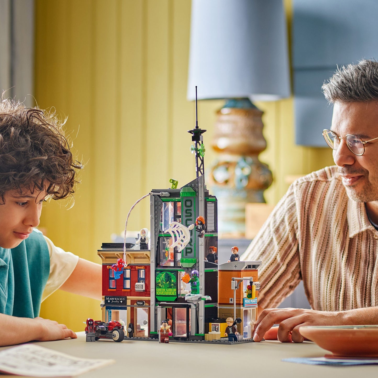 76324 Spider-Man Vs. Oscorp