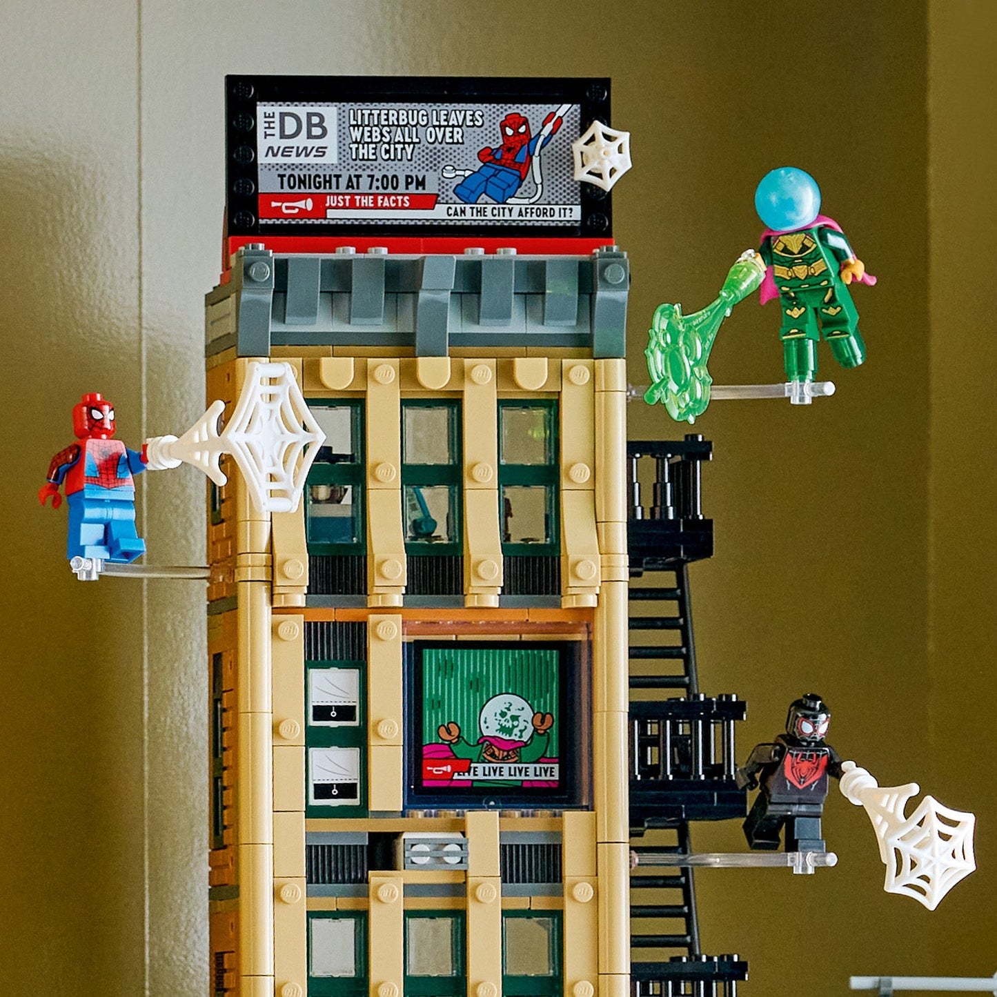 LEGO® | Marvel Spider-Man vs. Mysterio: The Daily Bugle