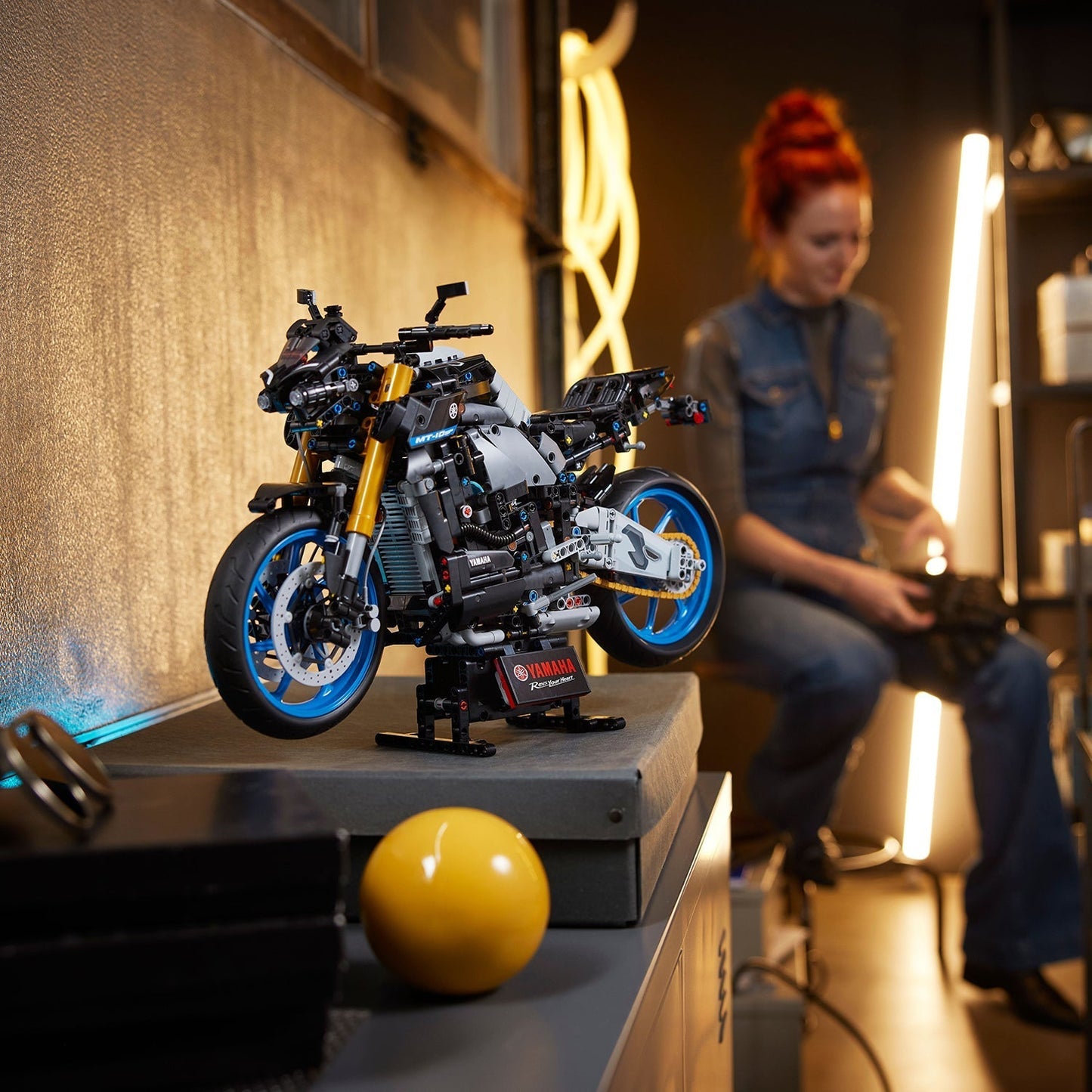 LEGO® TECHNIC™ Yamaha MT-10 SP