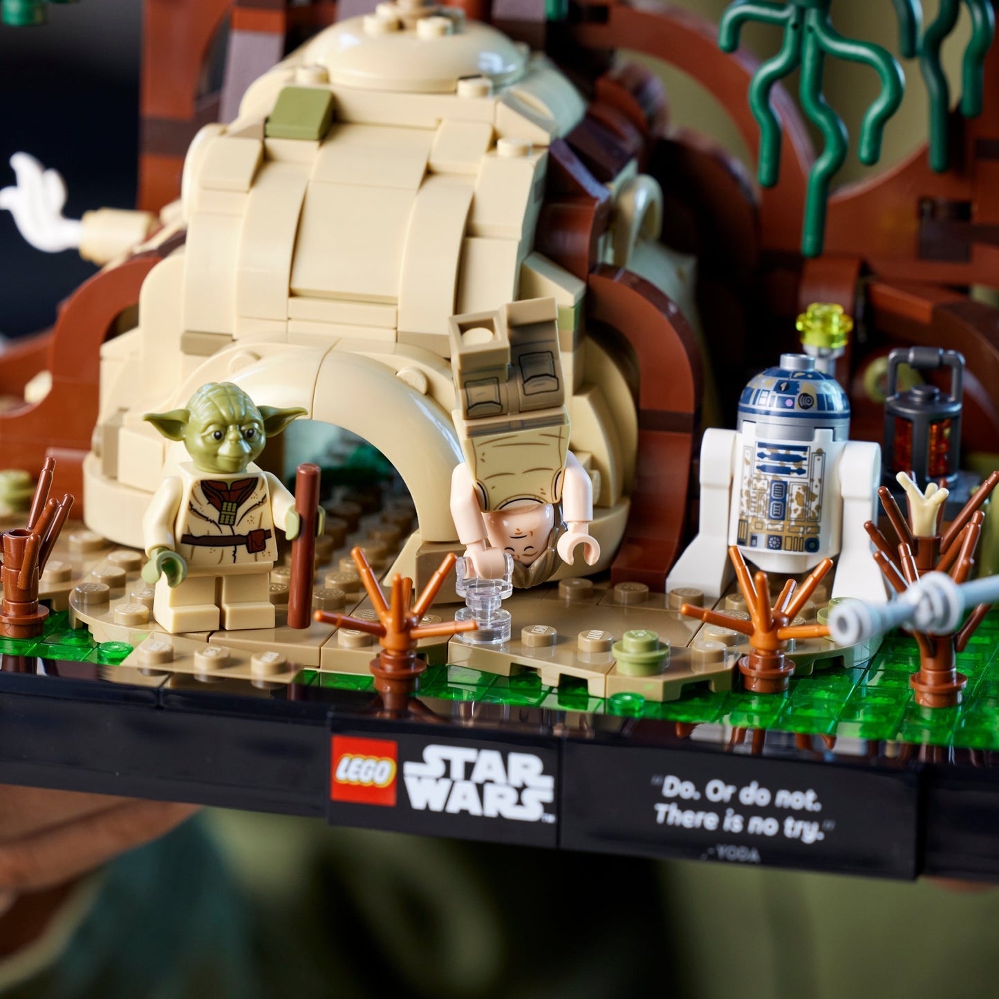 LEGO® Star Wars™ Dagobah™ Jedi™ Training Diorama