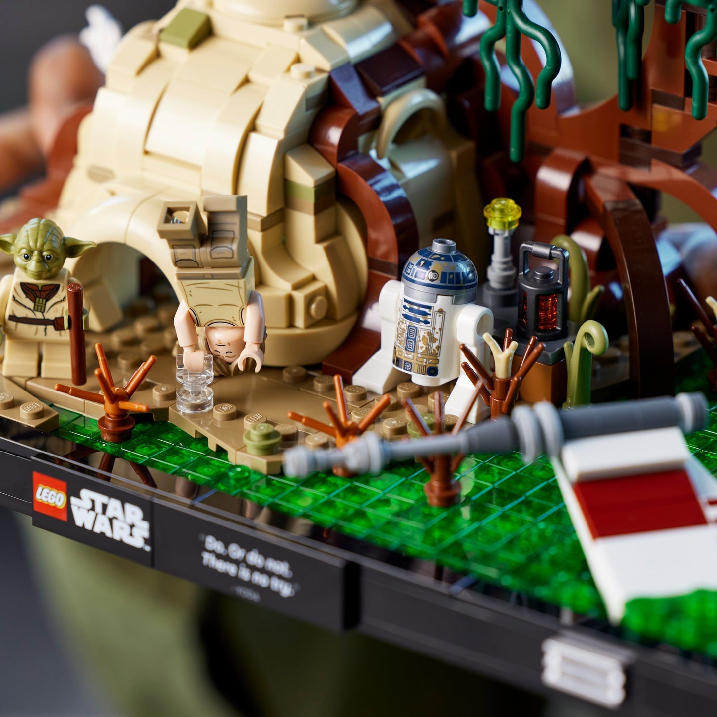 LEGO® Star Wars™ Dagobah™ Jedi™ Training Diorama