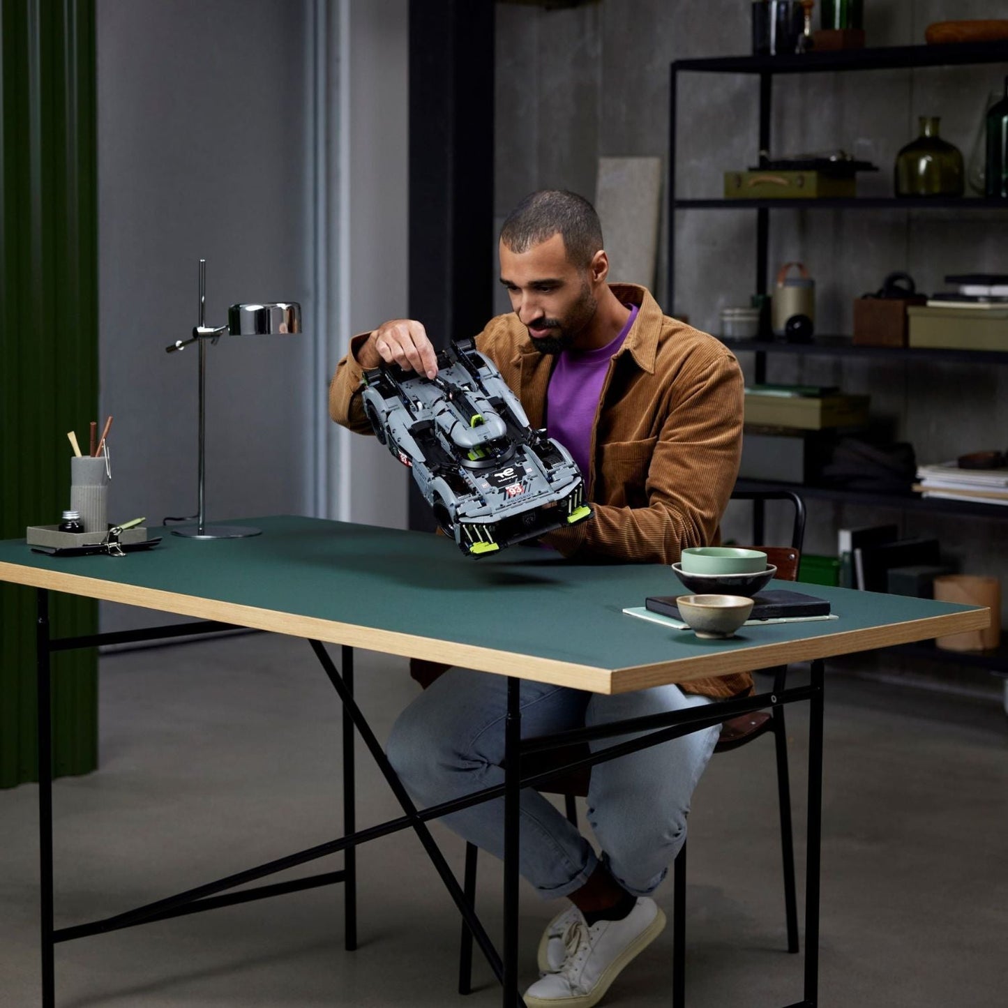 LEGO® Technic™ PEUGEOT 9X8 24H Le Mans Hybrid Hypercar