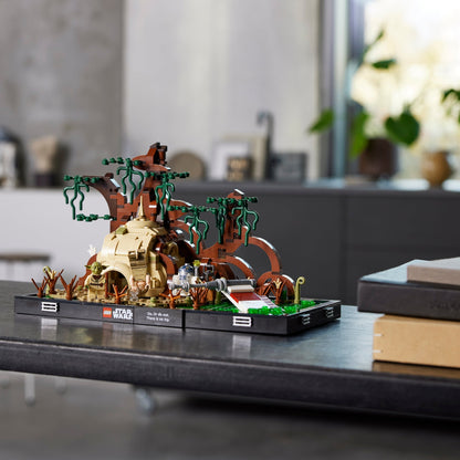 LEGO® Star Wars™ Dagobah™ Jedi™ Training Diorama