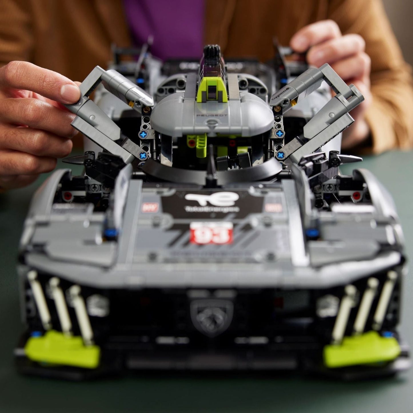 LEGO® Technic™ PEUGEOT 9X8 24H Le Mans Hybrid Hypercar