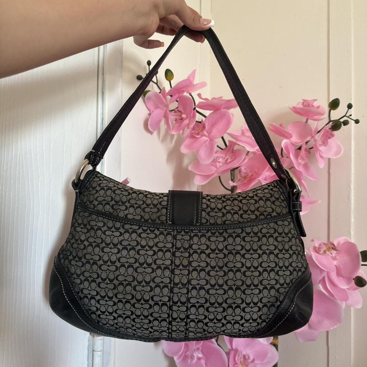 Coach Signature Soho Flap Shoulder Bag (Early 2000s) ✨🎀🌷👛🩰🍓