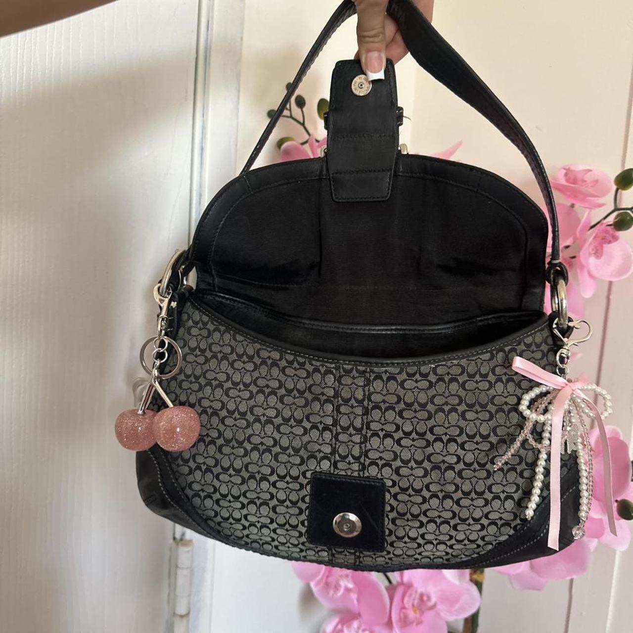 Coach Signature Soho Flap Shoulder Bag (Early 2000s) ✨🎀🌷👛🩰🍓