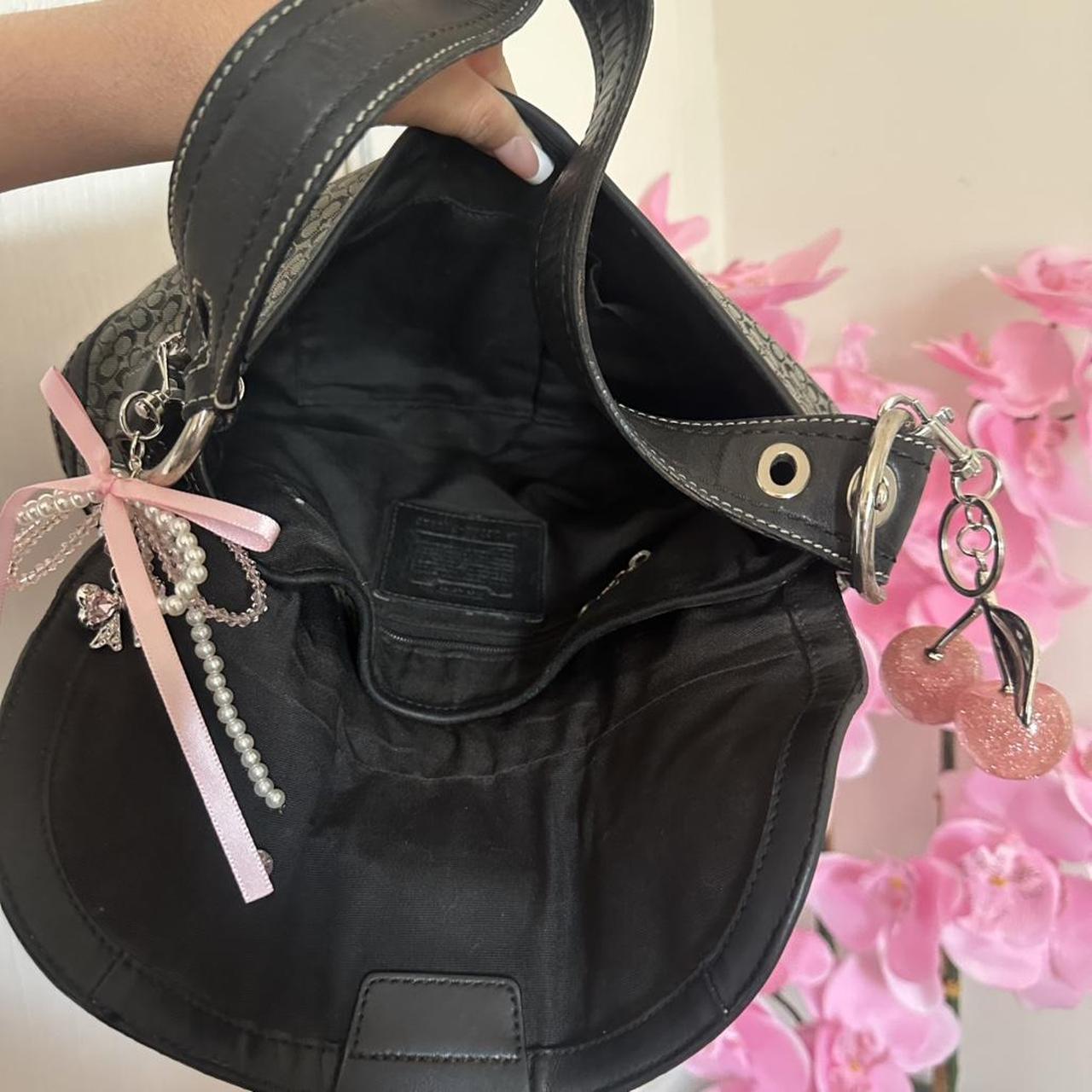 Coach Signature Soho Flap Shoulder Bag (Early 2000s) ✨🎀🌷👛🩰🍓