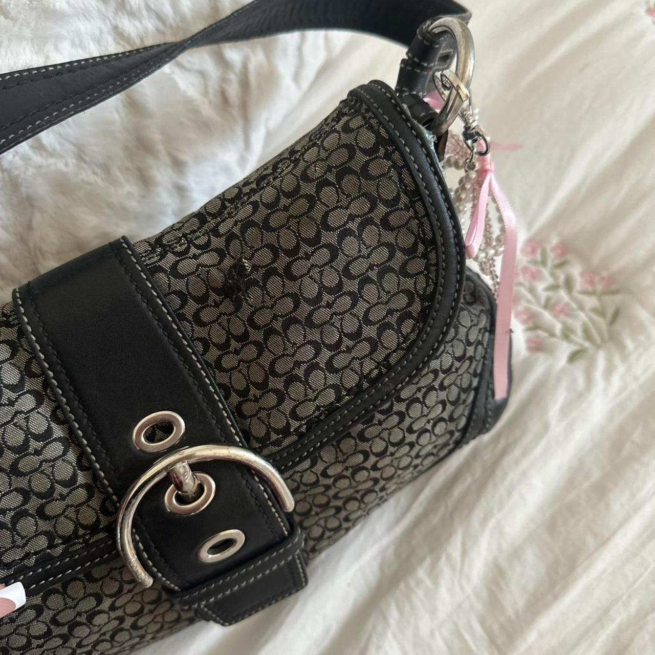 Coach Signature Soho Flap Shoulder Bag (Early 2000s) ✨🎀🌷👛🩰🍓