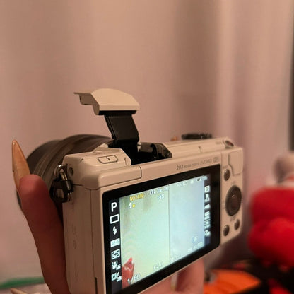 Used 🍇₊˚💜 Sony Alpha a5000 Mirrorless Digital Camera (White) with Kit Lens 🍥🎀📷