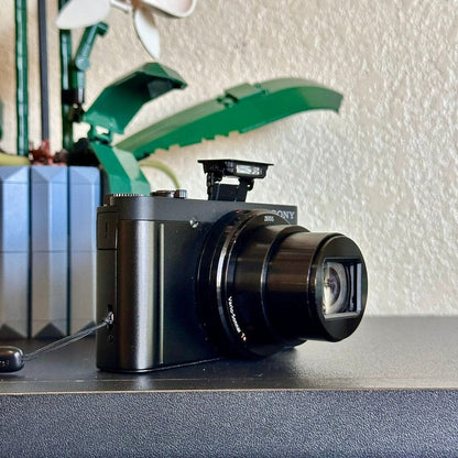 🍇 🎀 Sony Cyber-shot DSC-WX500 Digital Camera (Black) - Compact 18.2MP with 30X Optical Zoom 📷