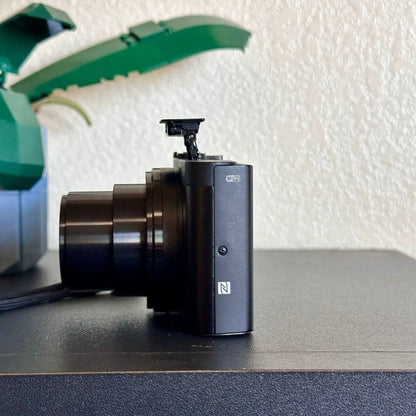 🍇 🎀 Sony Cyber-shot DSC-WX500 Digital Camera (Black) - Compact 18.2MP with 30X Optical Zoom 📷