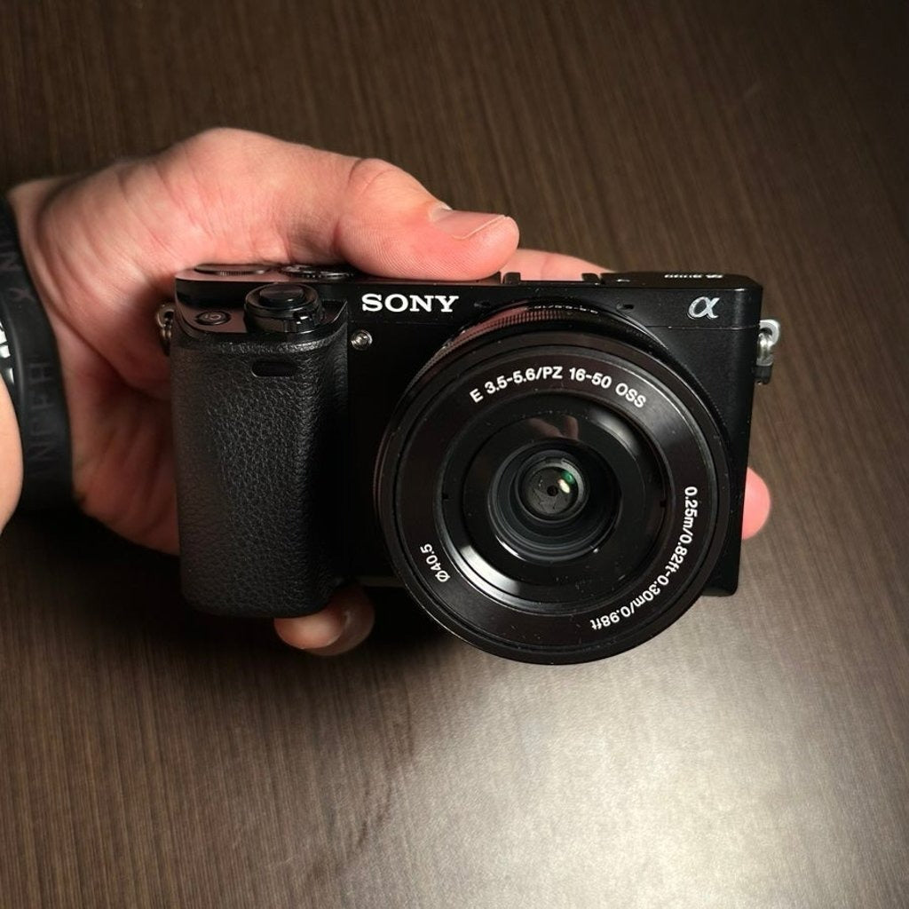Used 🍇₊˚💜 Sony Alpha a6000 Mirrorless Camera with 16-50mm Retractable Lens 🍥🎀📷
