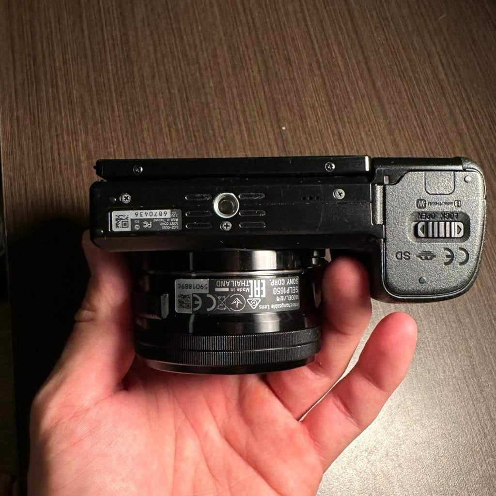 Used 🍇₊˚💜 Sony Alpha a6000 Mirrorless Camera with 16-50mm Retractable Lens 🍥🎀📷