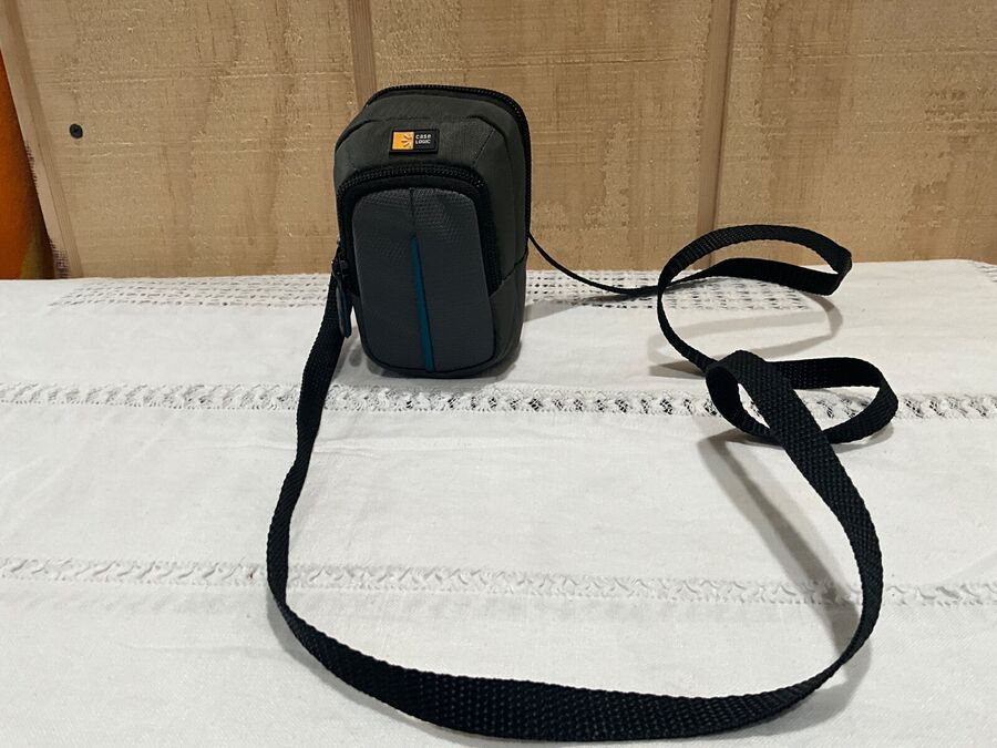 Near Mint Canon PowerShot SX710HS Wi-Fi Camera 20.3MP 30X Optical Zoom Red