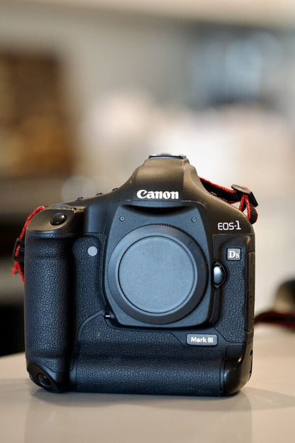 Canon EOS 1Ds Mark III 21MP Professional DSLR