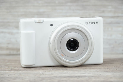 Sony ZV 1F Vlog Camera for Content Creators and Vloggers White UNTESTED NO BATT