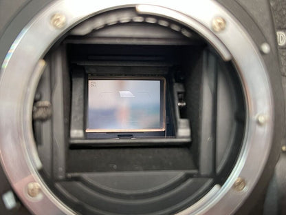 Nikon D7500 D 7500 SLR Film Camera DX SLR Camera 20.9 MP Body Near Mint Condition