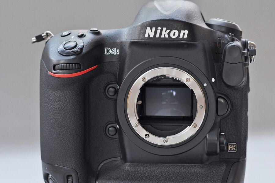 Nikon D4S 16.2MP Digital SLR Camera Body