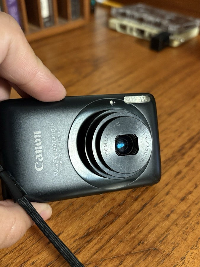 Canon PowerShot ELPH SD1400 IS 14.1MP Digital Camera Digicam Bundle Black