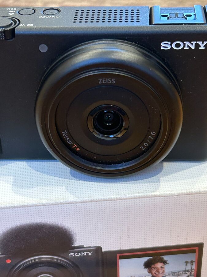 Sony ZV-1F Digital Vlog Camera Wide Angle Swivel-Screen w Memory Card