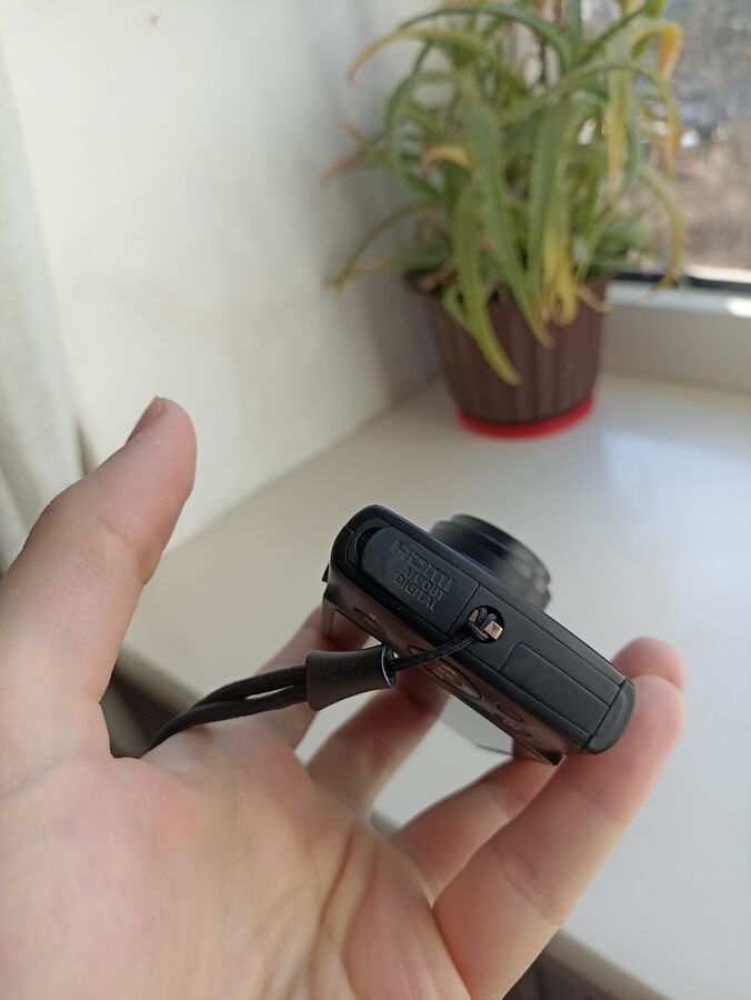 Canon PowerShot ELPH 110 HS Black 16.0MP Digital Camera