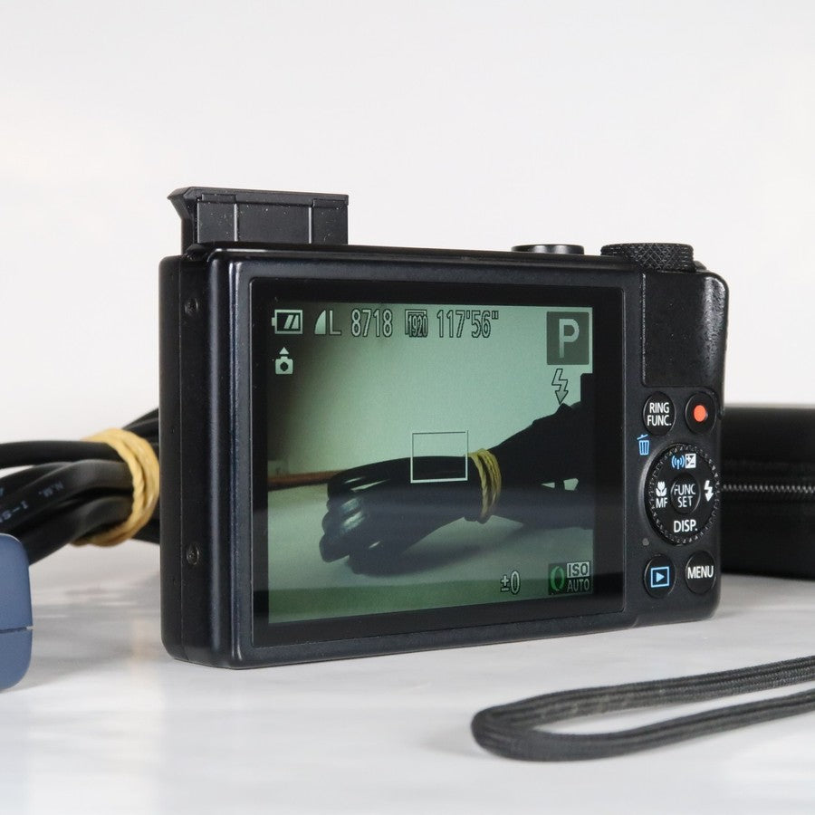 Canon PowerShot S110 12.1 MP Digital Camera Black with Case and SD Card - Excellent Condition