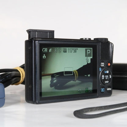 Canon PowerShot S110 12.1 MP Digital Camera Black with Case and SD Card - Excellent Condition