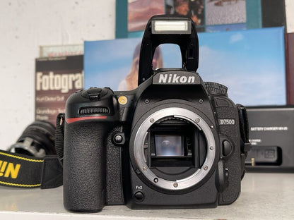 Nikon D7500 D 7500 SLR Film Camera DX SLR Camera 20.9 MP Body Near Mint Condition