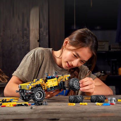 LEGO® Technic™ Jeep® Wrangler